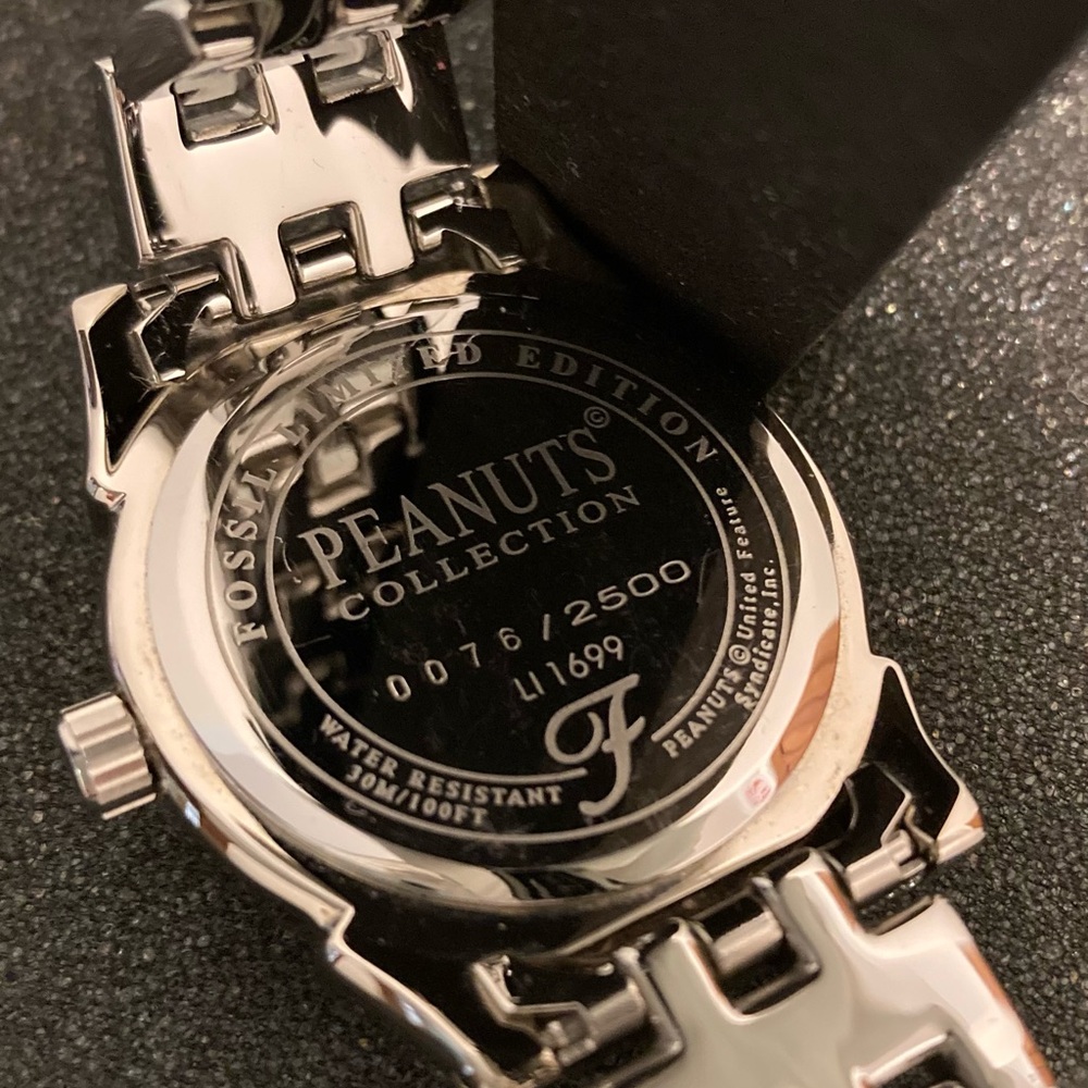 Fossil Snoopy Limited Edition Watch - Picture 11 of 15